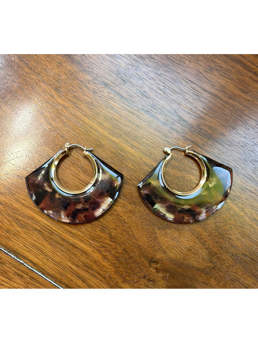 Tortoise Shell Lucite Fan Hoop Earrings Gold Tone Statement Dangle Boho Retro